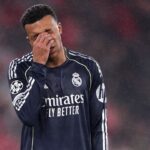 Durisima autocritica de Mbappe Da verguenza La estrella francesa del Real Madrid, Kylian Mbappé, lanzó una dura autocrítica tras la reciente derrota del club blanco, calificando el desempeño como vergonzoso.