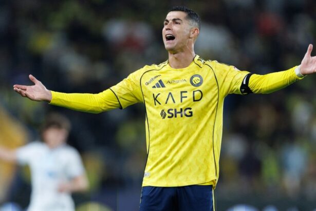 El colombiano que no podra convocar Nestor Lorenzo El atacante nacido en Colombia, que no puede ser citado por Néstor Lorenzo, destaca en la liga saudí mientras Cristiano Ronaldo sufre un duro presente con Al-Nassr.