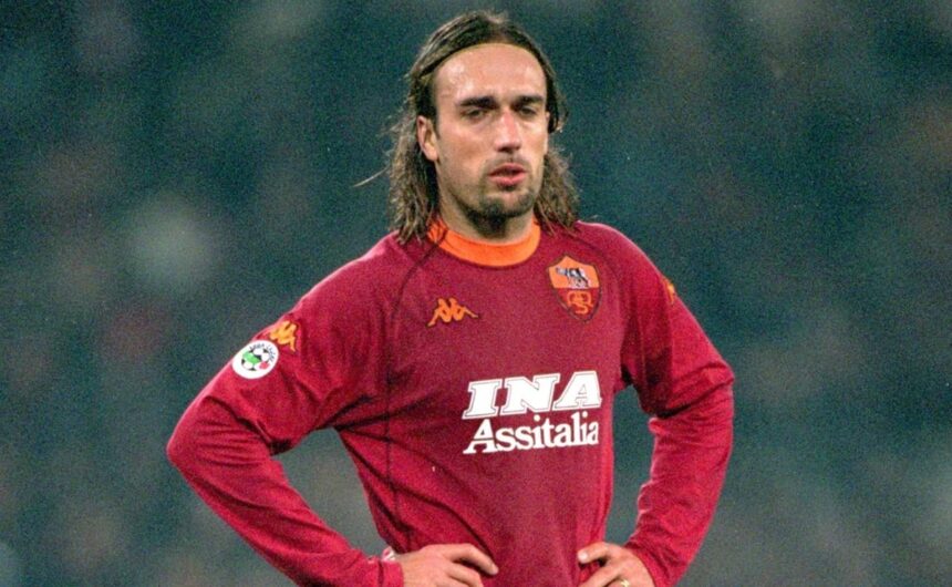 El mejor delantero de la historia para Gabriel Bat El legendario goleador Gabriel Batistuta no dudó en señalar a Ronaldo Nazário como el mejor atacante de todos los tiempos, admitiendo que su potencia era aterradora.