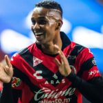 El sorpresivo club que se quedara con Fidel Martin El futuro de Fidel Martínez daría un giro inesperado. Se filtra el equipo que buscaría el fichaje del atacante ecuatoriano para la temporada 2026.