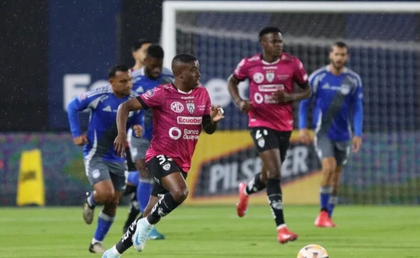 Emelec sorprende a muchos y se lleva a un jugador El Club Sport Emelec sorprende a su hinchada al concretar el fichaje de un talentoso futbolista proveniente de Independiente del Valle para la nueva temporada.