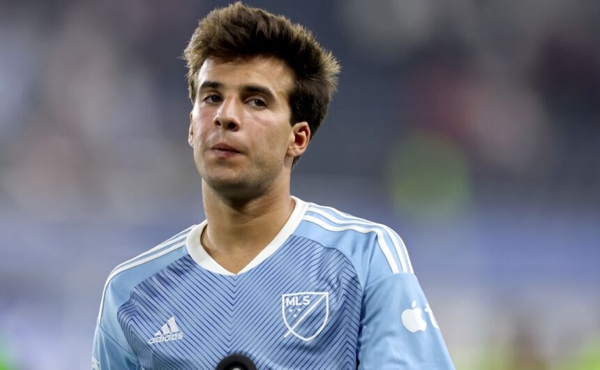 Figura de la MLS y excompanero de Messi en Barcelo Una figura estelar de la MLS, con pasado en el FC Barcelona junto a Lionel Messi, se ausentará de las canchas por una grave lesión hasta el año 2027.