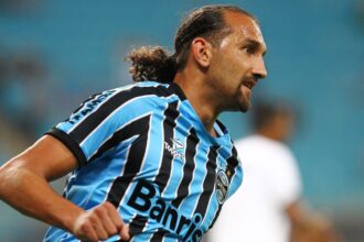 Hernan Barcos quiso volver a LigaPro y ya tiene nu El histórico goleador Hernán Barcos definió su camino profesional para la temporada 2026, despejando dudas sobre un posible regreso al fútbol ecuatoriano.