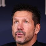 Impresentable e indecente Espana explota contra S La prensa española califica de "impresentable" la actitud de Diego Simeone ante Vinícius Júnior tras un tenso enfrentamiento en el derbi madrileño.