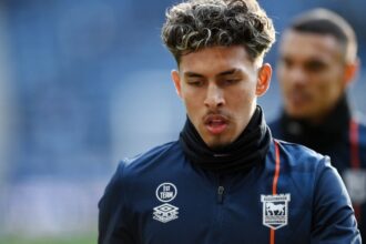 Jeremy Sarmiento no va mas en Italia y tendria nue El extremo ecuatoriano Jeremy Sarmiento se despide del fútbol italiano y prepara su llegada a un nuevo destino para la próxima temporada.