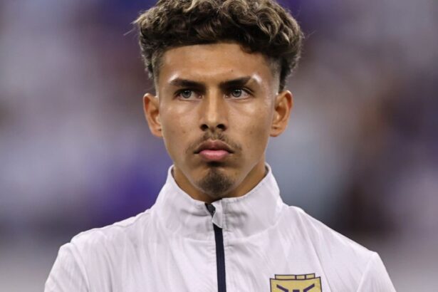 Jeremy Sarmiento tiene nuevo club hasta el 2030 El atacante de la Selección de Ecuador, Jeremy Sarmiento, firmó un extenso vínculo contractual que lo liga a su nuevo equipo hasta el año 2030.