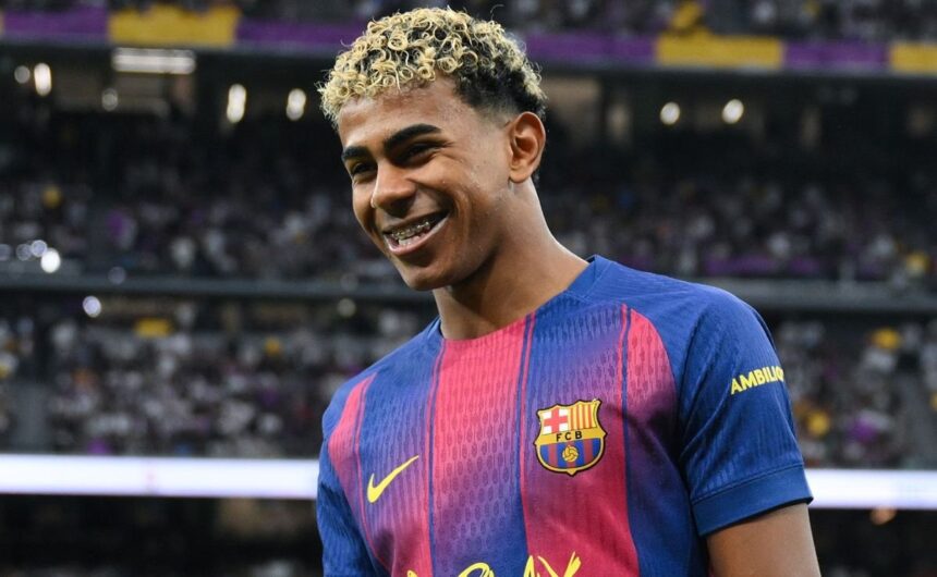 Lamine Yamal y un record con el que supero a Messi La joven figura del FC Barcelona, Lamine Yamal, establece una nueva marca histórica superando los inicios de Messi, CR7 y Kylian Mbappé.