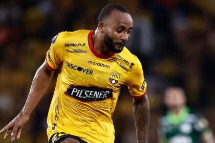 Leonai Souza tendria nuevo club y se va con posibl El volante brasileño Leonai Souza se marcha de Barcelona SC hacia un nuevo equipo, pero su salida podría derivar en una demanda contra el Ídolo.