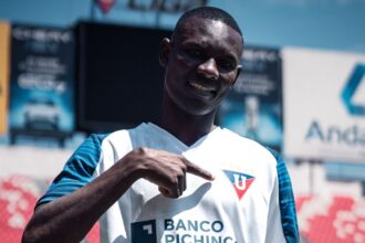 Liga de Quito presento a Janner Corozo y este seri Janner Corozo es el nuevo refuerzo de Liga de Quito para la temporada 2026. Conoce los detalles de su millonario contrato y la comparación con Barcelona SC.