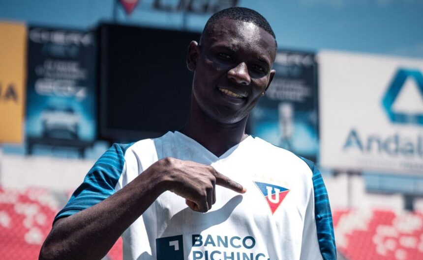 Liga de Quito presento a Janner Corozo y este seri Janner Corozo es el nuevo refuerzo de Liga de Quito para la temporada 2026. Conoce los detalles de su millonario contrato y la comparación con Barcelona SC.