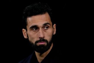 Los hinchas de Real Madrid eligen a su proximo ent Los seguidores del Real Madrid expresan sus preferencias sobre quién debería liderar el banquillo, generando una división de opiniones en el entorno merengue.