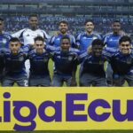 Medio equipo afuera Emelec tiene 12 salidas conf El Club Sport Emelec alista una reestructuración profunda con la partida confirmada de 12 futbolistas de su plantilla para la temporada 2026.
