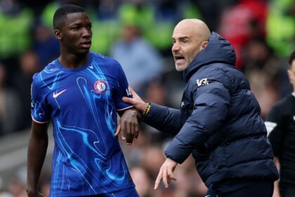 Moises Caicedo se olvida de Enzo Maresca tras su d El volante ecuatoriano Moisés Caicedo se enfoca en los próximos desafíos del Chelsea tras confirmarse el fin del ciclo de Enzo Maresca en el club londinense.