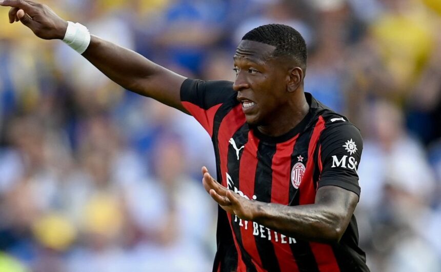 Pervis Estupinan levanto su nivel en el AC Milan p El lateral ecuatoriano Pervis Estupiñán despierta interés en Inglaterra tras elevar su nivel en el AC Milan. Un nuevo salto en Europa parece inminente.
