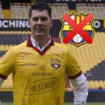 Por despedir a Ismael Rescalvo Barcelona SC perdi Un fichaje clave para el Barcelona SC se habría caído debido a la desvinculación del estratega Ismael Rescalvo de su cargo técnico.