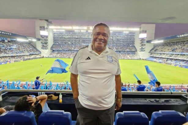 Se fue Jorge Guzman y ya suenan candidatos a la pr La renuncia de Jorge Guzmán agita la interna del Club Sport Emelec. Inicia la carrera por el mando en el 'Bombillo'.
