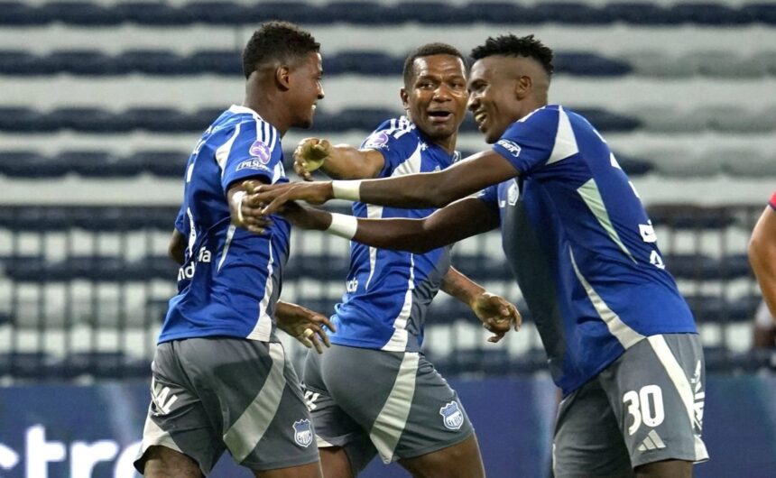 Urgente Emelec podria recibir una segunda sancion El Club Sport Emelec atraviesa una crisis administrativa que podría derivar en una nueva sanción de puntos en la LigaPro, afectando su futuro en el torneo.