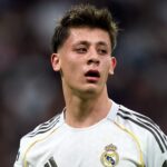 Acusan a jugadores de Real Madrid de maltratar a A Fuertes revelaciones apuntan a un ambiente tenso en el vestuario del Real Madrid, donde Arda Güler estaría siendo víctima de actitudes negativas.