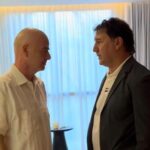 Aparecio hablando con Infantino La regla del Mund El estratega de Colombia dialogó con Gianni Infantino sobre ajustes en la lista de convocados para el Mundial 2026.