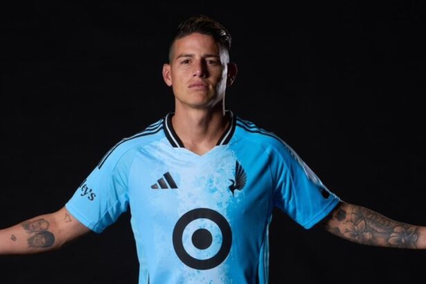 Apreto puno y celebro Asi fue el primer gol de Ja El volante colombiano James Rodríguez debutó con gol en la MLS, sellando un inicio brillante con la camiseta del Minnesota United FC.