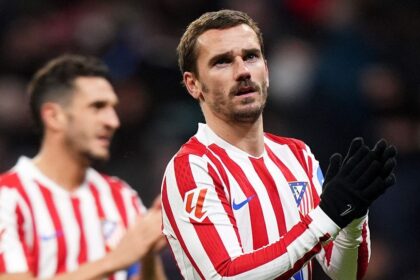 Atletico de Madrid se quedaria sin Antoine Griezma El atacante francés Antoine Griezmann analiza una millonaria oferta del Orlando City de la MLS, lo que precipitaría su salida del Atlético de Madrid.