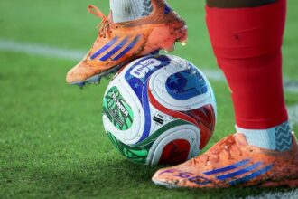 Balon oficial del Mundial 2026 Diseno tecnologia Descubre los detalles del Trionda, el esférico que rodará en las canchas de Estados Unidos, México y Canadá durante el Mundial 2026.