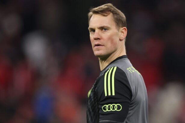 Bayern Munich encendio las alarmas en Alemania al El experimentado guardameta Manuel Neuer sufrió una rotura fibrilar y estará fuera de las canchas por varias semanas con el Bayern Munich.