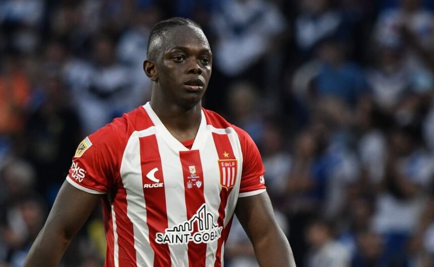 Bombazo Grande de Colombia pregunto por Edwuin Ce Un club histórico del fútbol colombiano ha iniciado gestiones para concretar el regreso del talentoso atacante Edwuin Cetré para la presente temporada.