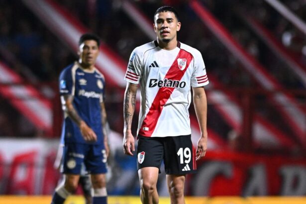 Desastre. Kendry Paez debuto en River Plate y es La actuación de la joya ecuatoriana Kendry Páez frente a River Plate generó un intenso debate y diversas opiniones entre los aficionados argentinos.
