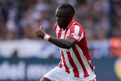 Edwuin Cetre no va a Brasil y jugara en sorpresivo El atacante Edwuin Cetré descarta la opción del fútbol brasileño y se alista para un nuevo reto profesional en un equipo sorprendente.