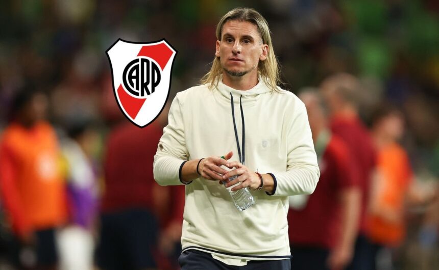 En Ecuador proponen a Sebastian Beccacece como DT Tras la salida de Marcelo Gallardo, aficionados ecuatorianos proponen que Sebastián Beccacece deje el mando de la Selección de Ecuador para dirigir a River.