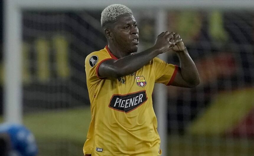 Gabriel Cortez dejo Barcelona y ahora lo quiere ot Tras confirmarse su salida de Barcelona SC, el volante Gabriel Cortez despierta el interés de grandes clubes de la LigaPro para la temporada 2024.