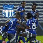 Gano la LigaPro y la Copa Sudamericana Este seria El Club Sport Emelec planea el futuro de su zaga central con un defensor que ostenta títulos de LigaPro y Sudamericana para la temporada 2026.