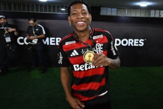 Gonzalo Plata recibio ofertas y esto hara Flamengo Tras el interés de varios clubes por fichar a Gonzalo Plata, la directiva del Flamengo de Brasil ha definido su postura oficial sobre el extremo tricolor.