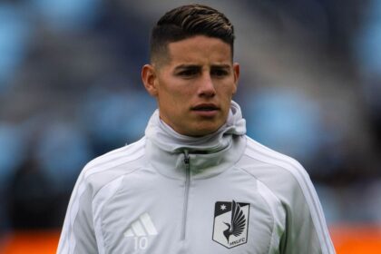 Hace frio La viral imagen de James Rodriguez en e La figura de James Rodríguez vuelve a dar de qué hablar en la MLS tras la difusión de una fotografía viral en redes sociales.