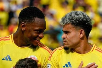 Jhon Duran esta a punto de quedarse sin Mundial y El atacante del Liverpool, Luis Díaz, bromeó con su compañero Jhon Durán poniéndole un sobrenombre que se volvió tendencia en redes sociales.