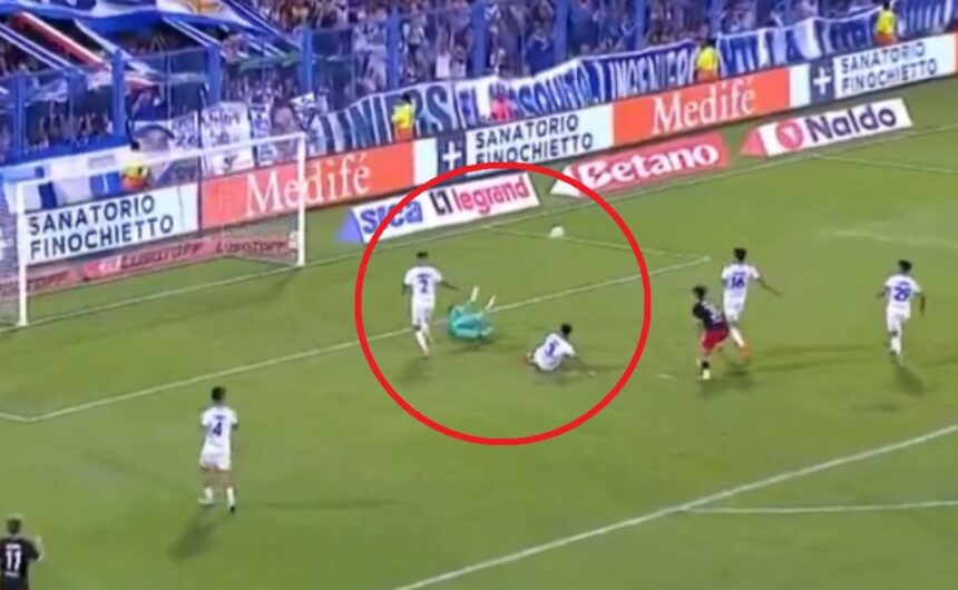 La atajada de Alvaro Montero ante River Plate que El portero Álvaro Montero se vistió de héroe ante River Plate con una intervención magistral que dejó sin palabras al estratega Marcelo Gallardo.