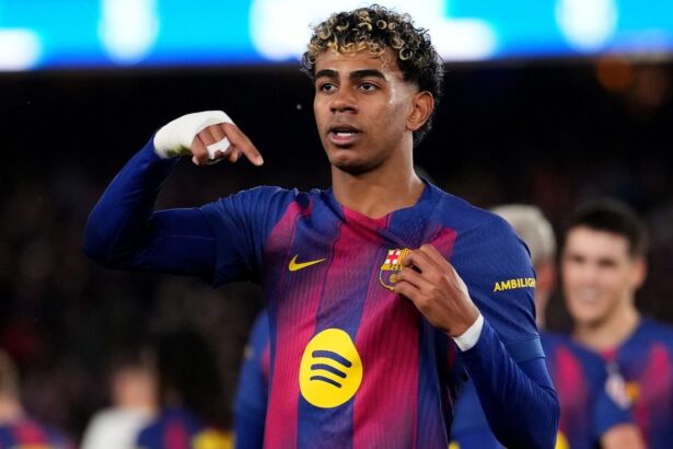 Lamine Yamal ante los rumores de mercado Ojala ac La joven estrella Lamine Yamal asegura que el FC Barcelona es el mejor club del mundo y manifiesta su intención de jugar allí toda su carrera profesional.