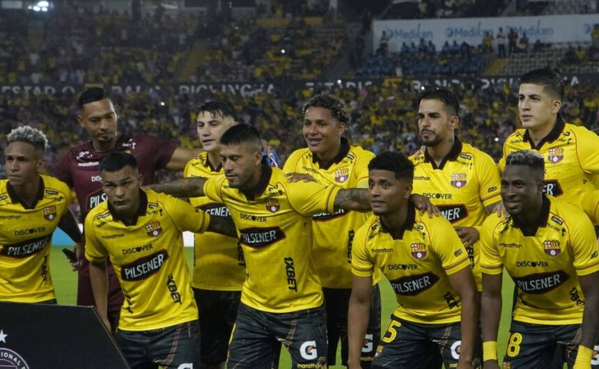 Largate. Los hinchas de Barcelona SC explotan c Tras la Noche Amarilla en Quito, la afición de Barcelona SC no perdonó el bajo nivel de uno de sus jugadores, exigiendo su salida inmediata del equipo.