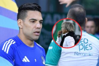 Llego a mas de 403 mil reproducciones El susto qu Con más de 400 mil reproducciones, se viralizó el curioso momento en el que Radamel Falcao sorprendió a su DT Alberto Gamero.