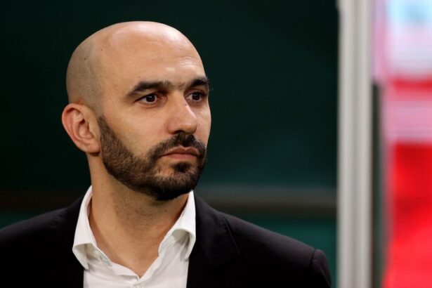 Marruecos se queda sin entrenador a menos de cuatr La selección de Marruecos planea un cambio de timón histórico y busca a un estratega con título mundial para liderar su banquillo próximamente.