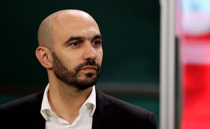 Marruecos se queda sin entrenador a menos de cuatr La selección de Marruecos planea un cambio de timón histórico y busca a un estratega con título mundial para liderar su banquillo próximamente.