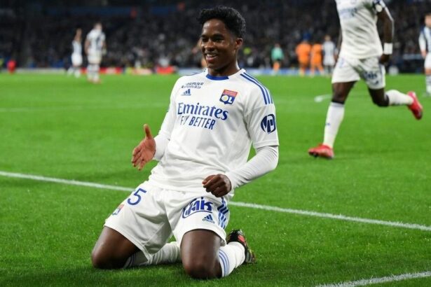 Mas cerca del Mundial El acierto de Endrick en su El joven atacante Endrick brilla en el Olympique de Lyon con una racha de cinco goles en cinco partidos, consolidando su camino hacia la selección.