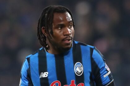 Mientras Julian Alvarez gana 9.1 millones de euros Analizamos la escala salarial del Atlético de Madrid ante la posible llegada de Ademola Lookman y su comparativa con el sueldo de Julián Álvarez.