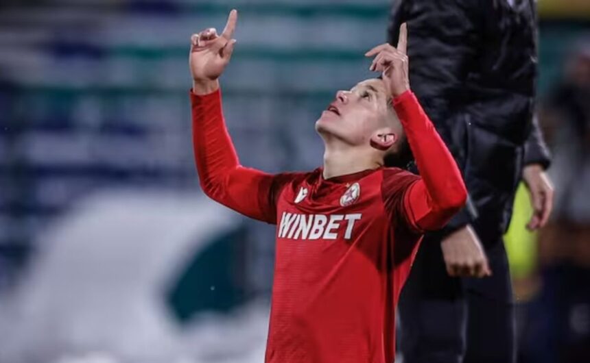 Ni James ni Luis Diaz el colombiano que se postul Un talento colombiano brilla en la liga de Bulgaria con una anotación espectacular que se perfila como firme candidata al prestigioso premio Puskas de la FIFA.