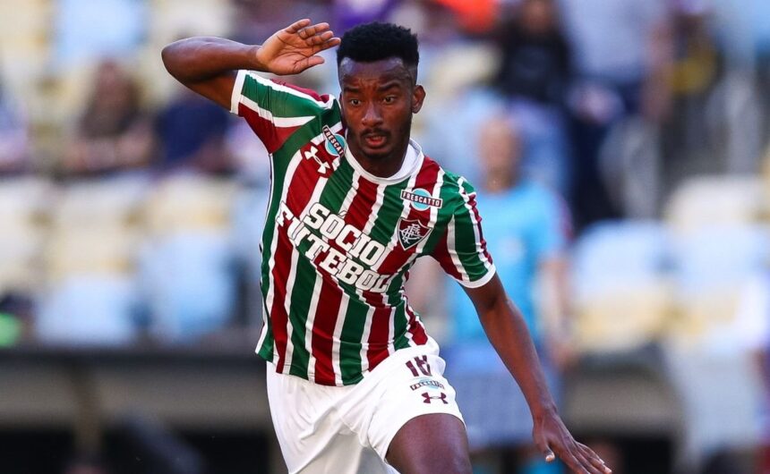 Sono para Ecuador y Uruguay y Jefferson Orejuela a Tras ser vinculado con clubes de Ecuador y Uruguay, el mediocampista Jefferson Orejuela sorprende al incorporarse a un nuevo equipo esta temporada.