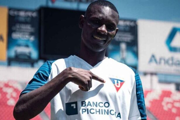 Tiago Nunes puso a Janner Corozo en nuevo puesto y El técnico Tiago Nunes sorprendió al ubicar a Janner Corozo en una posición inédita en Liga de Quito, logrando un rendimiento brillante del jugador.