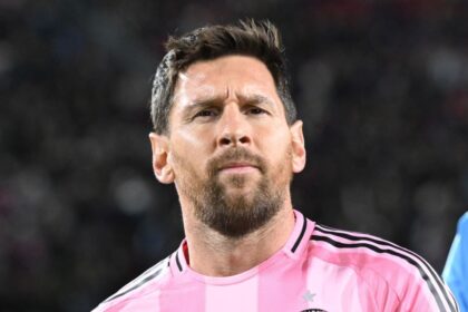 Todo el mundo consternado por el gran error que ad El astro argentino Lionel Messi confesó un detalle de su vida personal que le impidió conectar con grandes estrellas de talla mundial debido al idioma.