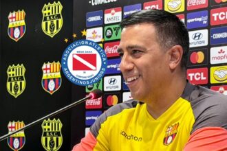 Tras el caso de Matias Lugo La amenaza de Cesar F El estratega de Barcelona SC, César Farías, envió un mensaje directo a Argentinos Juniors tras la controversia generada por el caso Matías Lugo.