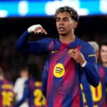 Tras superar marca de Maradona Lamine Yamal le qu La joven figura del FC Barcelona, Lamine Yamal, marca un hito histórico al arrebatarle récords de precocidad a leyendas como Lionel Messi y Diego Maradona.